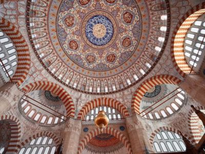 How Mosque Architecture Reflects Malaysia’s Connection to Arab, Ottoman, Indian, and Southeast Asian Traditions
